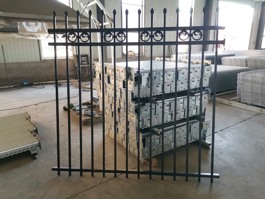 Taille en aluminium noire décorative tubulaire de la barrière 1.8m en métal et de fer