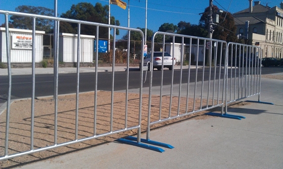 Barrière en acier piétonnière provisoire Powder Coated de barrières de contrôle des foules de barricade