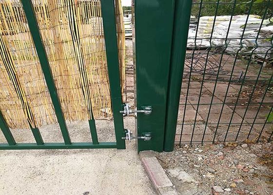 Le tube ISO14001 en acier a soudé les portes de jardin légères en métal