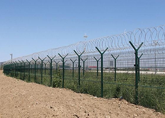 Pvc revêtu galvanisé anti-escalade clôture haute sécurité pour l'aéroport