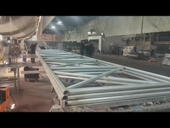 Le cadre de la maille est soudé