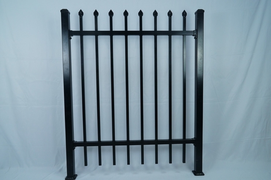 Panneaux de clôture en acier de la cour d'entrée Rail 25*25mm ou 40*40mm Bleu Blanc Noir Vert
