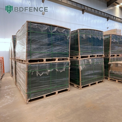 Métal décoratif extérieur à la maison 3D pliant le fil incurvé V Mesh Garden Fence de Panel Welded Rigid de barrière