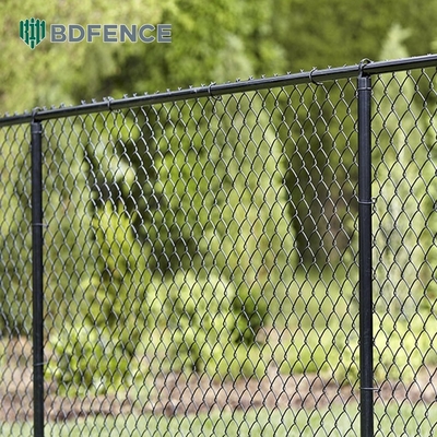 8 pieds de clôture en chaîne PVC revêtu de vinyle noir Cyclone Iron Wire Mesh Clôture métallique pour le jardin extérieur