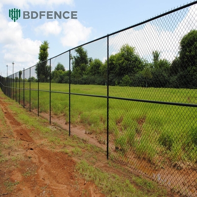 76mm Post Rail Chain Link Fence Choix parfait pour les terrains de sport et les arrière-cours