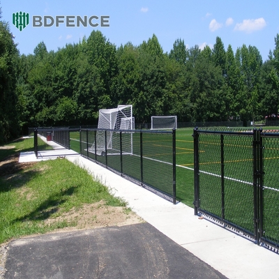 76mm Post Rail Chain Link Fence Choix parfait pour les terrains de sport et les arrière-cours