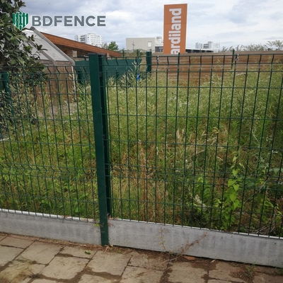 Facilité d'installation Perimètre de sécurité du jardin personnalisé 3D courbe fil de fer de treillis métallique clôture en forme de pêche Post clôture