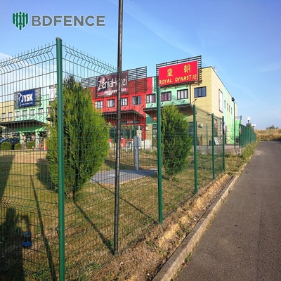 4 x 4 jardin extérieur clôture métallique 3D filet de fil soudé clôture 3D avec fil d'acier à faible teneur en carbone