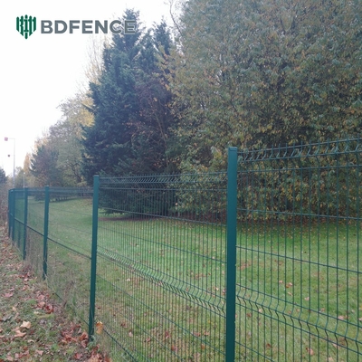 Accueil Jardin extérieur Triangle métallique courbure en PVC revêtu 3d fil de fer barbelé courbé clôture