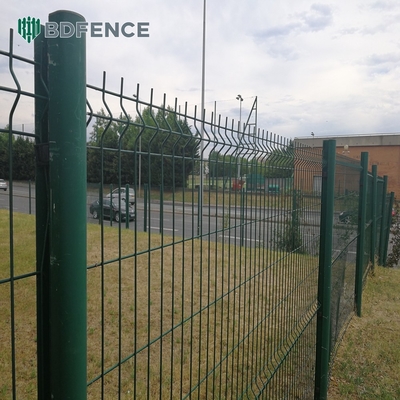 Fil Dia 5 mm Mesh métallique clôture RAL 6005 vert en poudre revêtue de clôture 3D panneau de clôture triangulaire courbure pour le chantier de construction