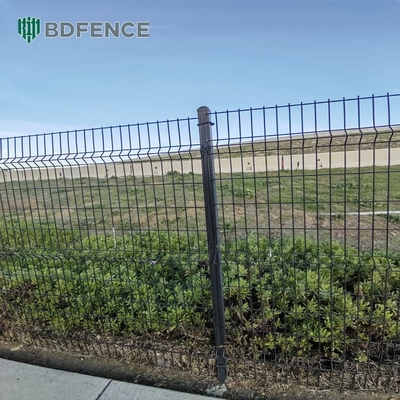 Fil Dia 5 mm Mesh métallique clôture RAL 6005 vert en poudre revêtue de clôture 3D panneau de clôture triangulaire courbure pour le chantier de construction