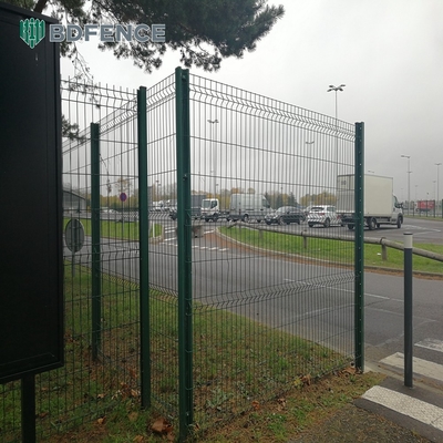 Fil Dia 5 mm Mesh métallique clôture RAL 6005 vert en poudre revêtue de clôture 3D panneau de clôture triangulaire courbure pour le chantier de construction