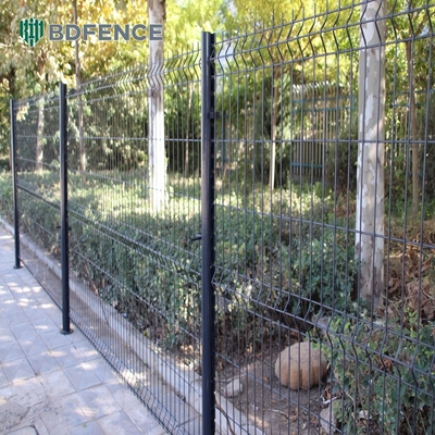 3mm 3d panneaux de clôture revêtus bordure de jardin vert fil de fer avec filet en V plis