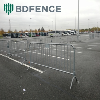 Clôture de périmètre temporaire 3D / clôture de barrière de foule 2,4 x 2,95 m