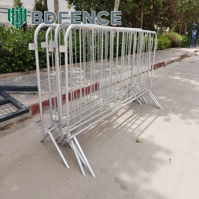 Clôture de périmètre temporaire 3D / clôture de barrière de foule 2,4 x 2,95 m