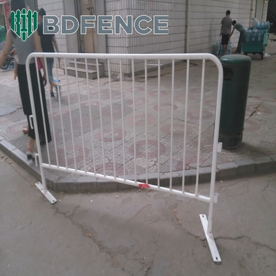 Personnalisé 1.1 * 2.2m clôture temporaire facilement assemblé portable métal barricade d'acier / trafic routier