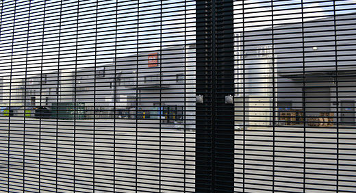 Garde de haute sécurité Clear View Clearvu 358 Garde anti-escalade pour le marché australien Bar de pinceau 40 x 5 mm M8 Coupe Square