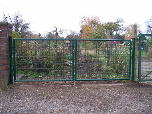 Porte de clôture de jardin en acier enduit de poudre galvanisée Porte tubulaire à double porte Modèle 3D imperméable pour résidentiel