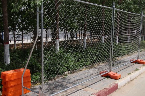 Panneaux de clôture galvanisés temporaires pour chantier de construction