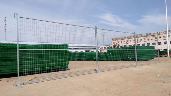 Panneaux de clôture galvanisés temporaires pour chantier de construction