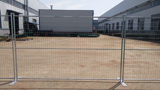 Panneaux de clôture galvanisés temporaires pour chantier de construction